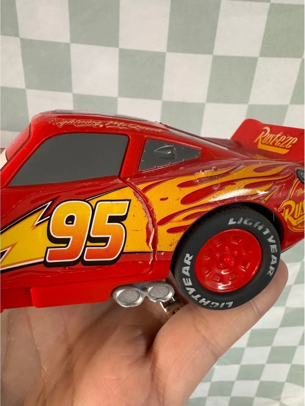 Disney Pixar Cars Lightning McQueen Toy Car